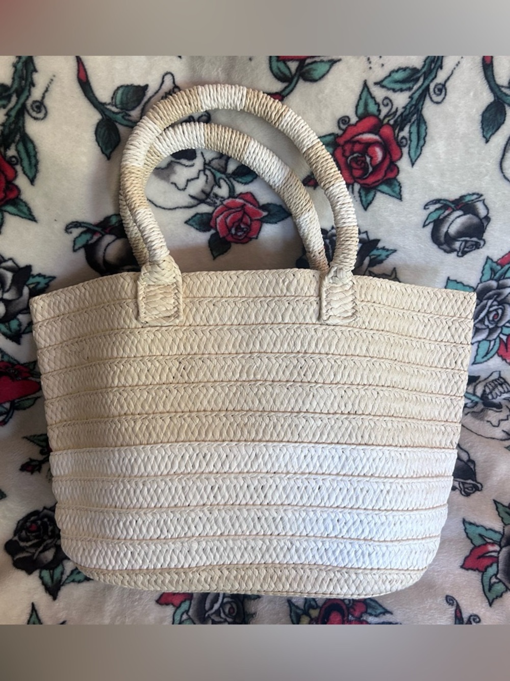 Altru Woven Paper Straw Tote Bag - Summer/Beach Ready - Excellent Condition - Picture 2 of 10
